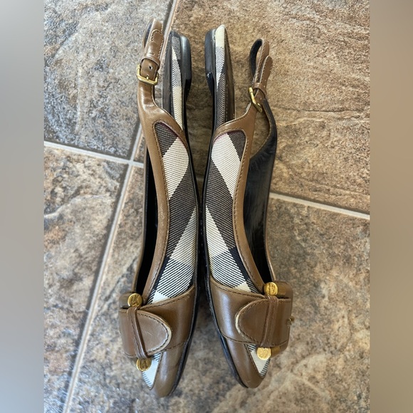 Authenticated Burberry Novacheck Slingback Flats- Women’s 38.5/8.5 US - Picture 6 of 11